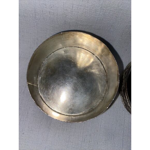 Vintage Japanese Silver Round Box with Painted Geisha on the Lid - Picture 5 of 10